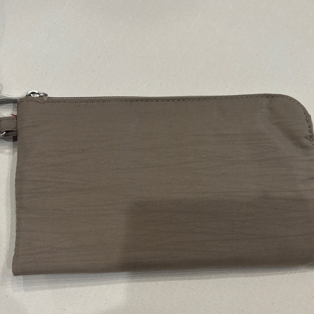 Baggallini Taupe Wristlet w Zipper Opening + 3 Card Slots with RFID Protection - Picture 2 of 7